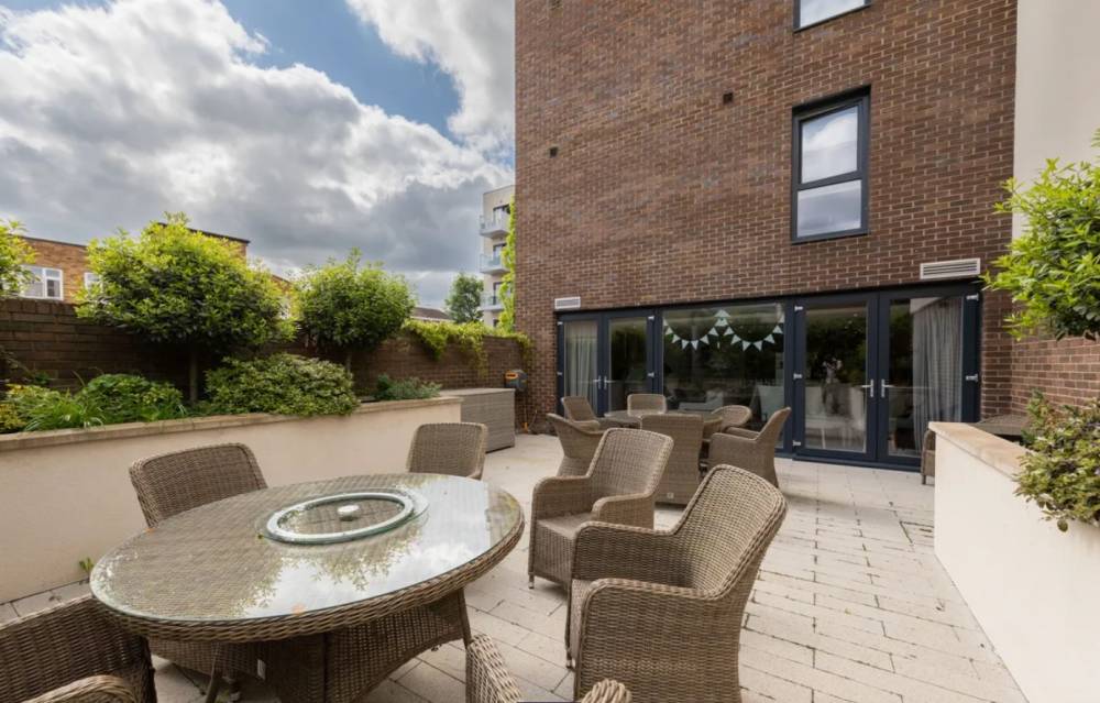 Gallery Hollyoak House Loughton#