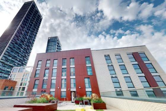 4 Portal Way (Holiday Inn)