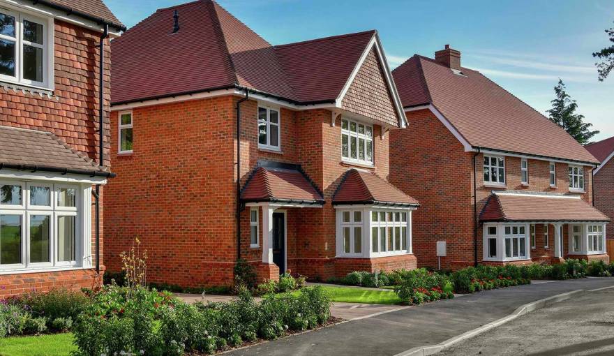 Princes Chase Apartments/Houses in Leatherhead, KT22 London