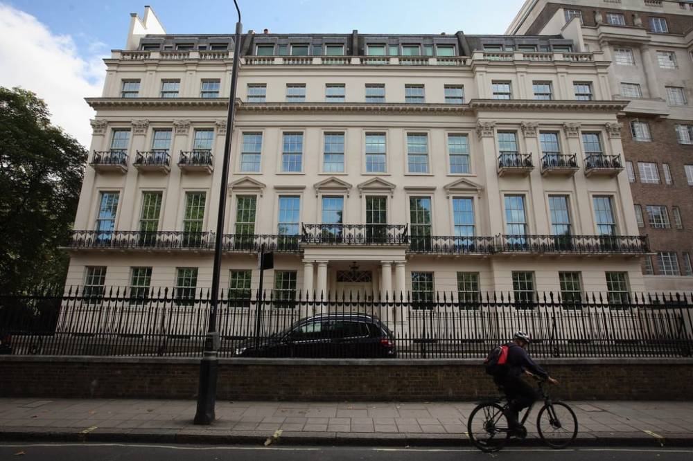 Gallery 2-8a Rutland Gate#