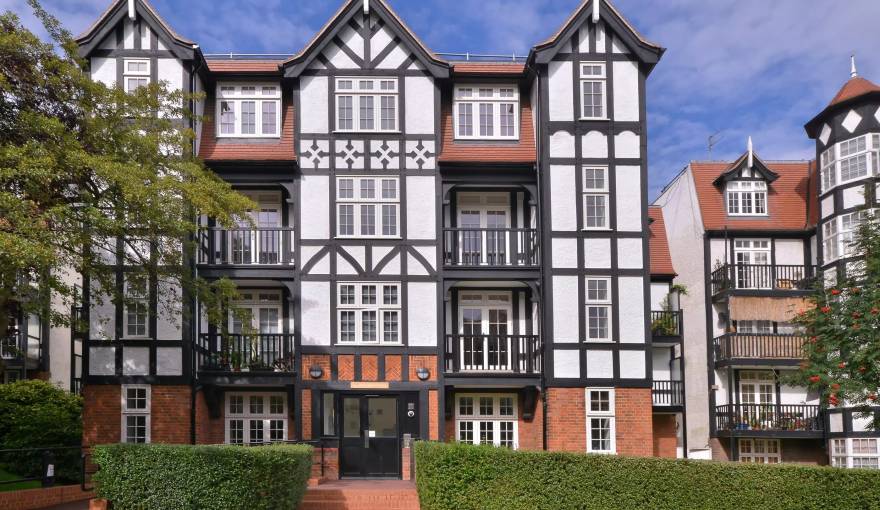Holly Lodge Houses in Highgate, N6 London