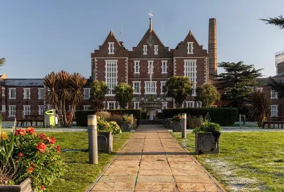 The 1840 St George's Gardens