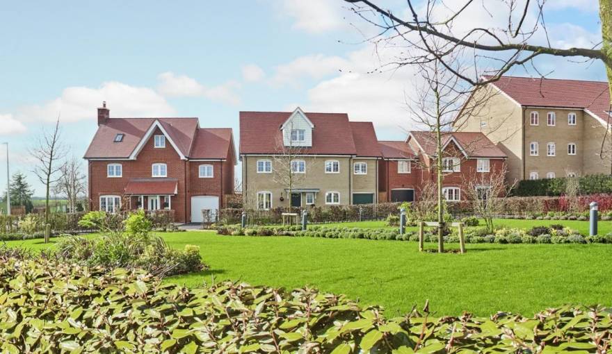 Oaklands Hamlet Houses in Redbridge (London Borough), IG7 London