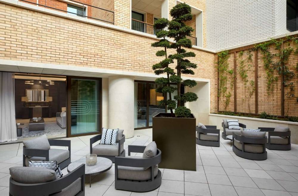 Gallery Knightsbridge Gate#