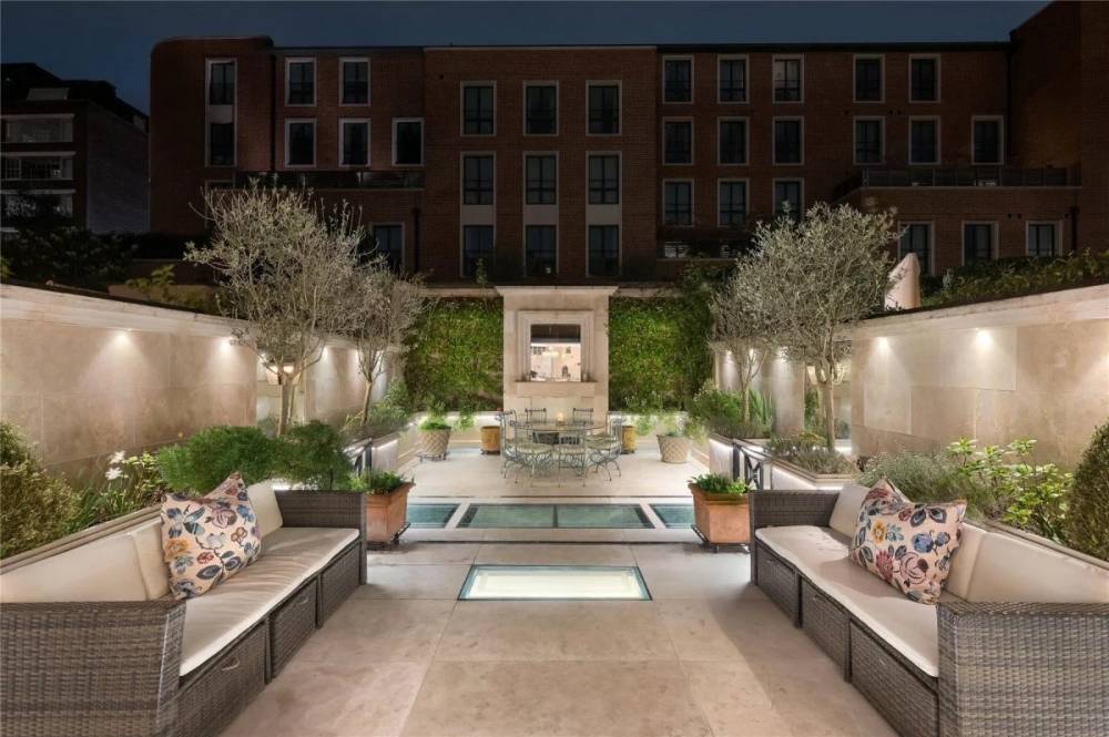 Gallery Flood Street#