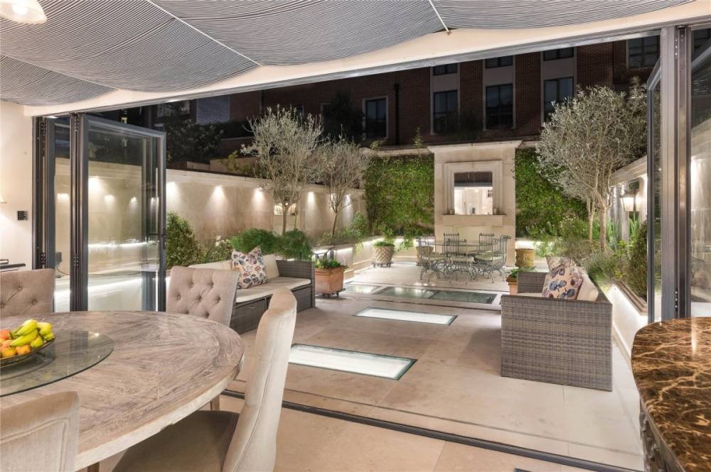 Gallery Flood Street#