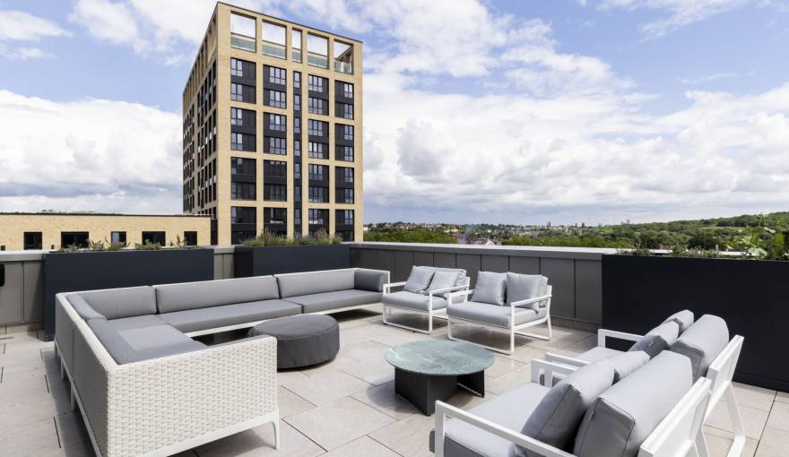 Lyons Dock Apartments in Greenford, UB6 London