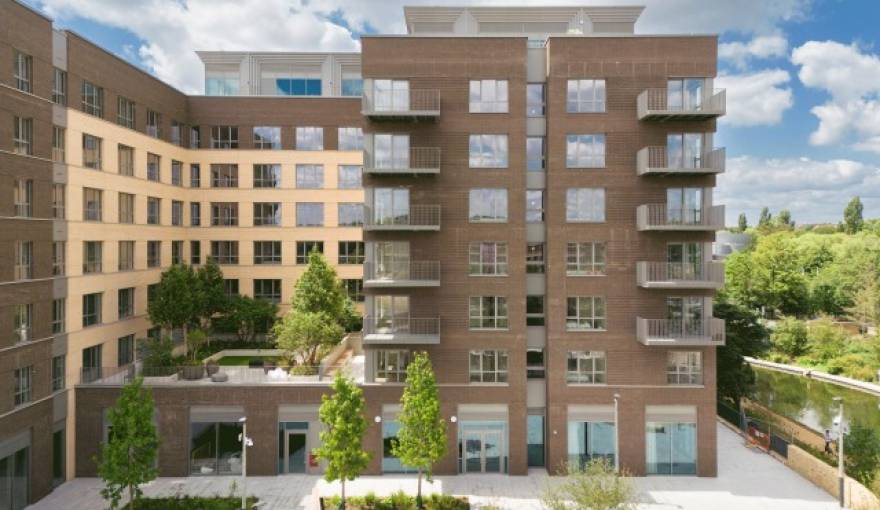 Lyons Dock Apartments in Greenford, UB6 London