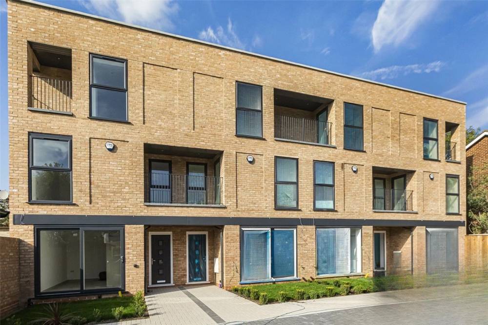 Gallery Grovebury Court#
