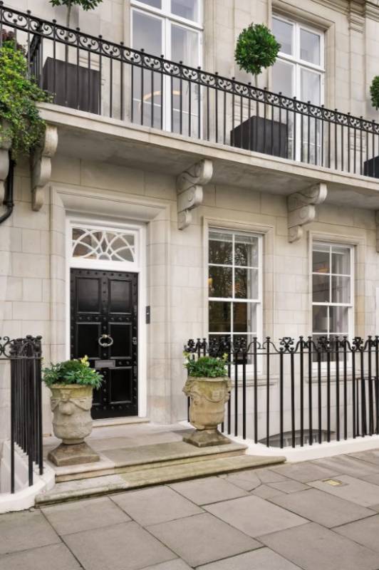 Gallery Wilton Crescent#