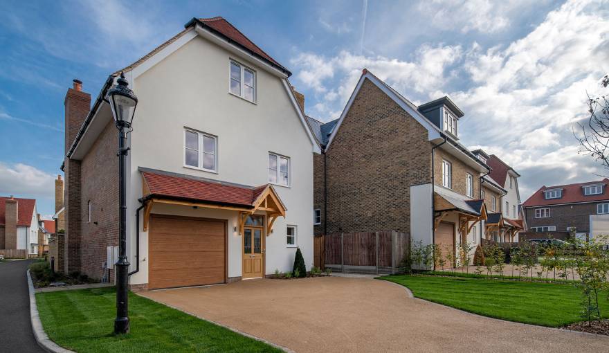 London Square Chigwell Village Apartments in Chigwell, IG7 London