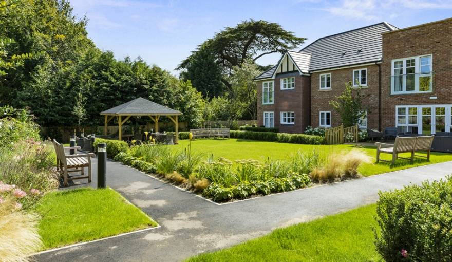 Atwood House Apartments in South Croydon, CR2 London