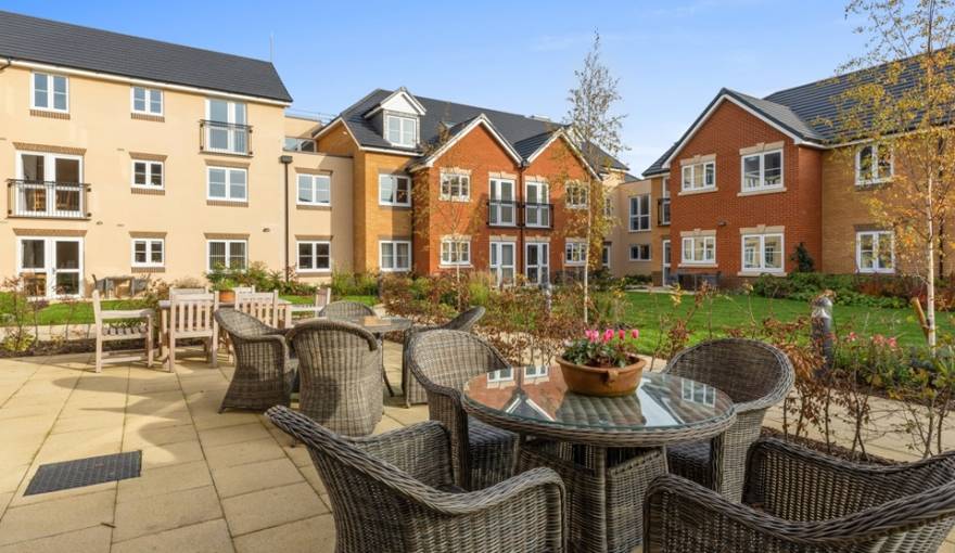 Edward Place Apartments in WaltononThames, KT12 London