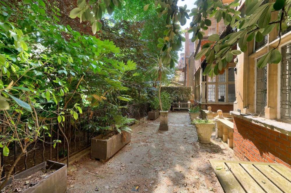 Gallery 39 Harrington Gardens#