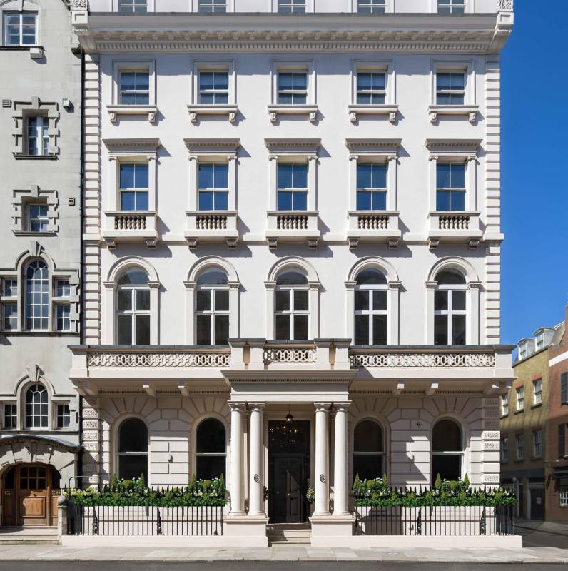 Gallery 6 Charles Street#