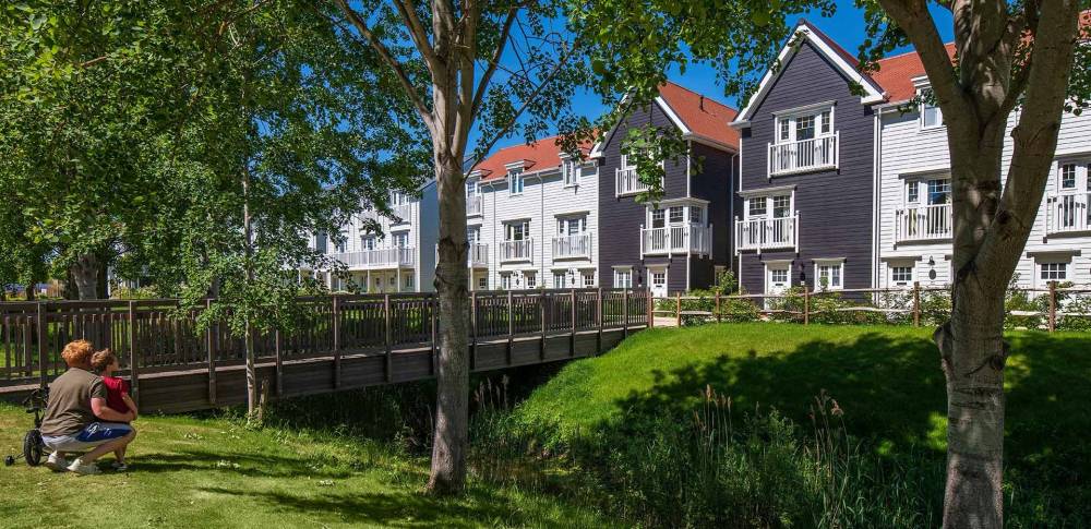 Gallery Green Park Village#