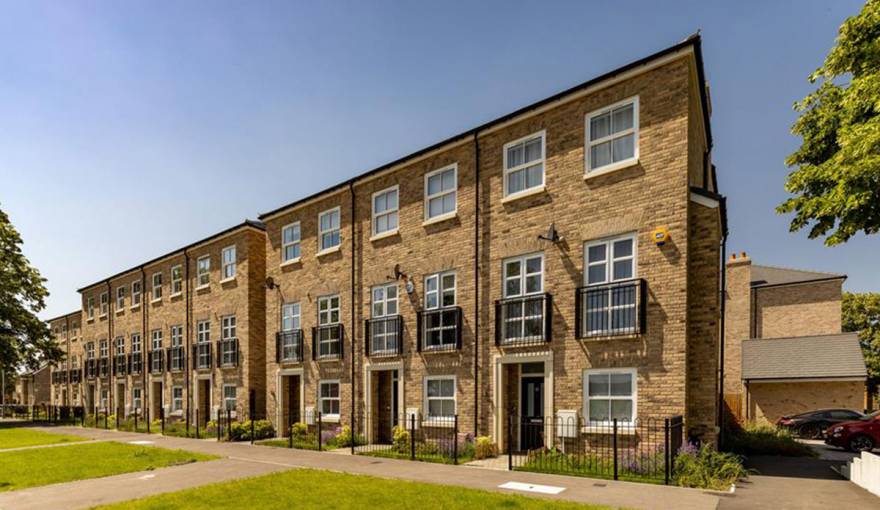 Oakleigh Grove Houses in Whetstone, N20 London