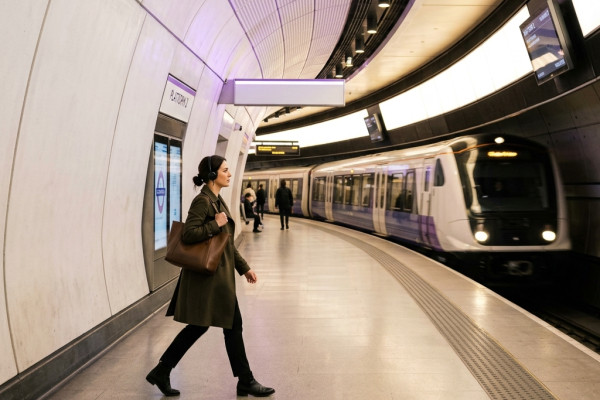 The 15-Minute Commute: How the Elizabeth Line Redefined London’s Zone 3-4 Property Values