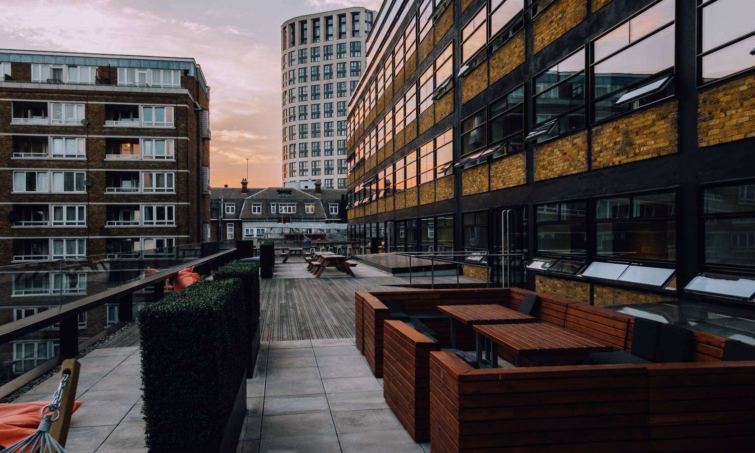 Extra outdoor spaces can add £381k to London property prices