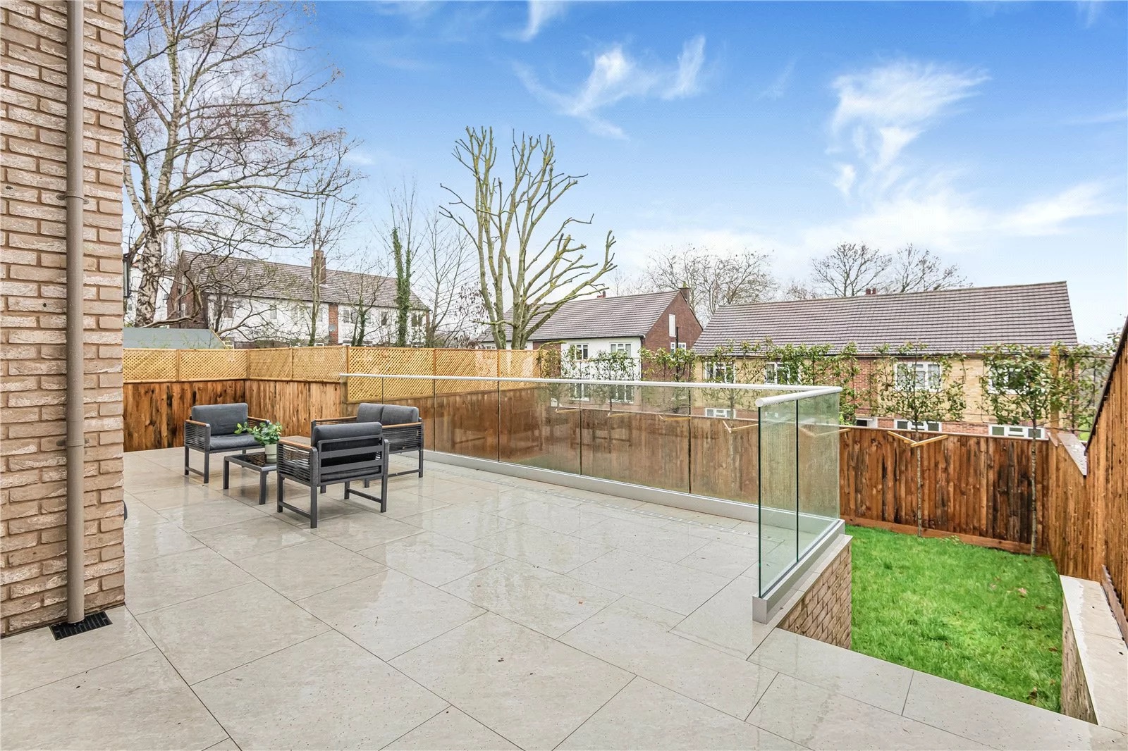 Gallery Magenta Close