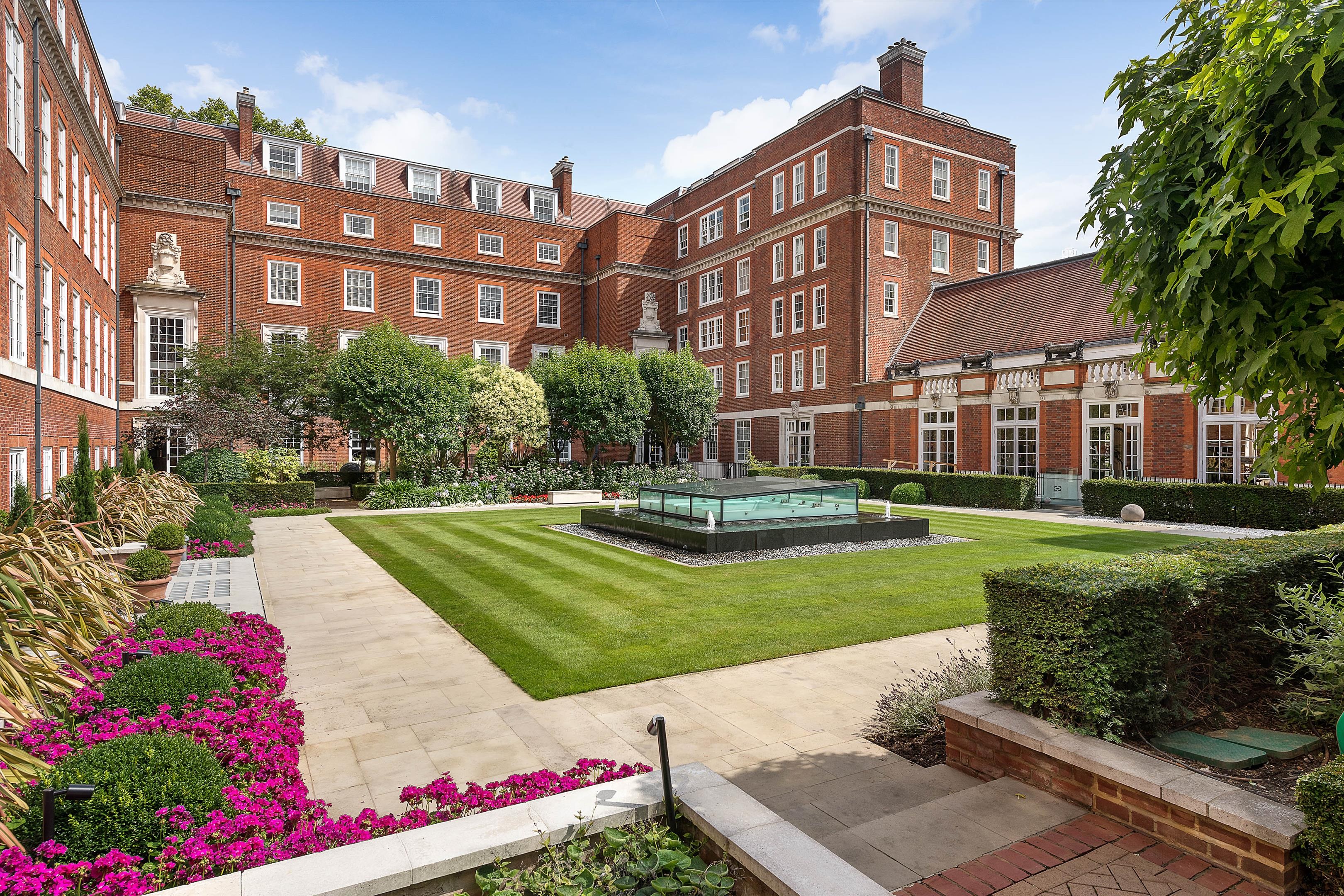 Gallery Academy Gardens