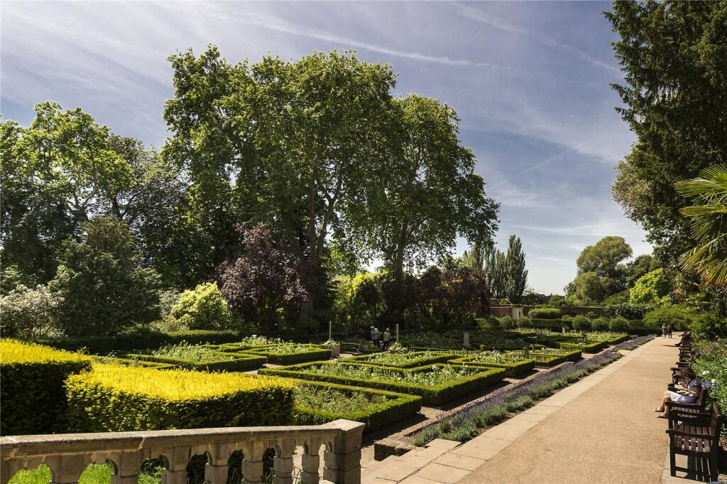 Gallery Academy Gardens