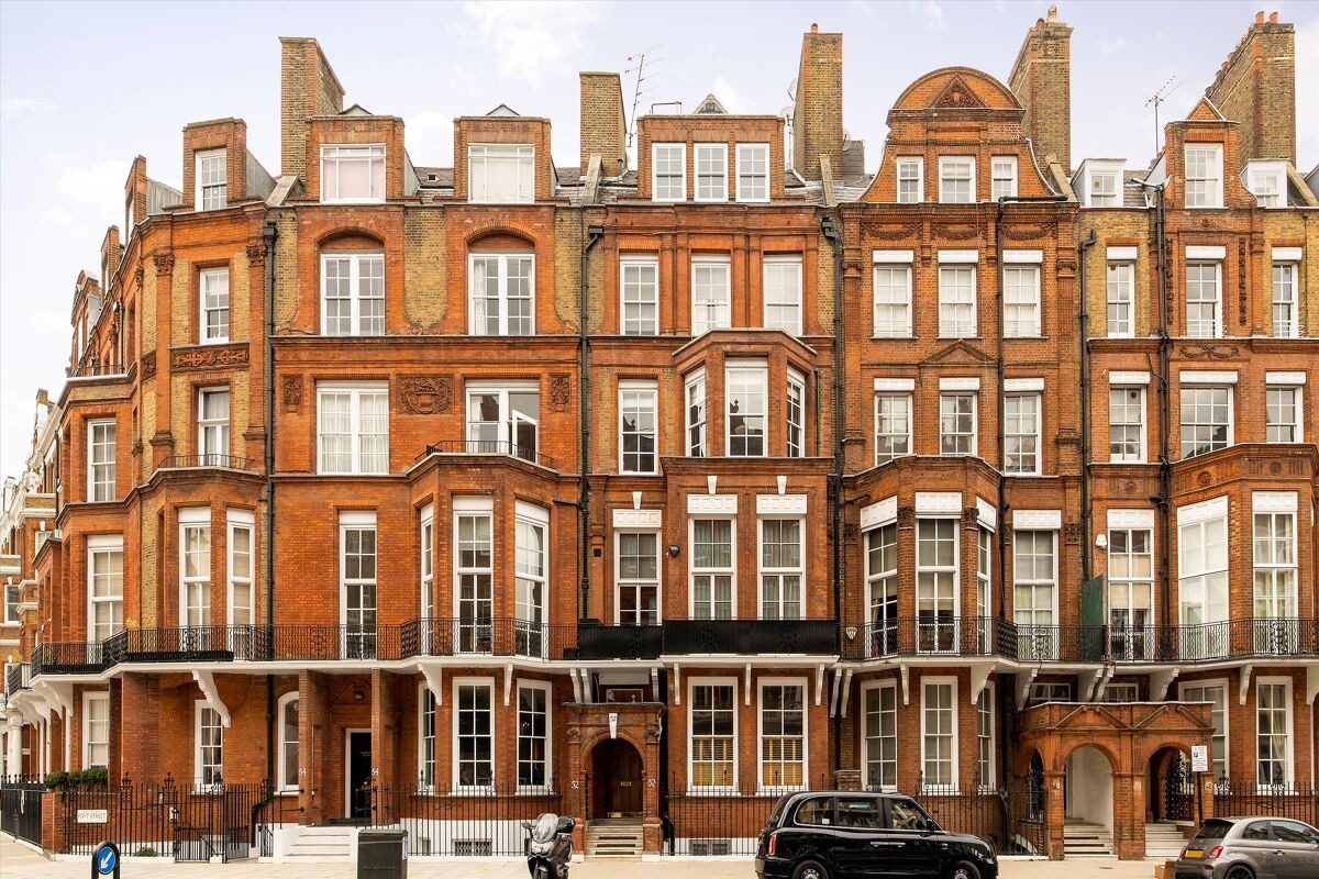Gallery 27–29 Pont Street