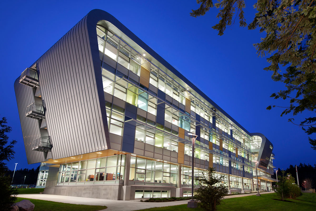 Prestigious school building in Surrey